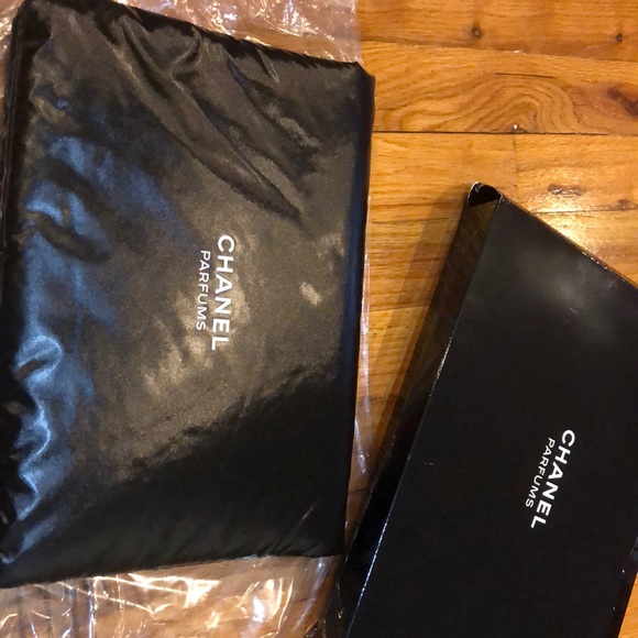 Chanel wet bag - Picture 5 of 5